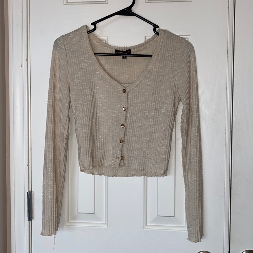 Buttoned Cropped Sweater